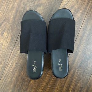 90’s inspired Sandals